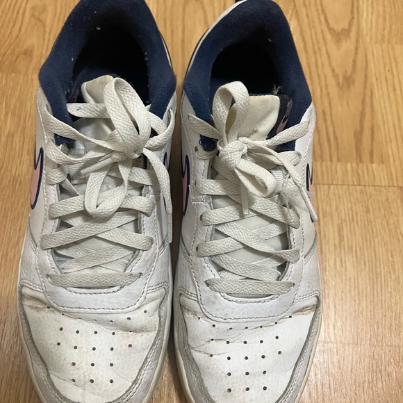 Nike , White , youth size 6.5 - Picture 2 of 8